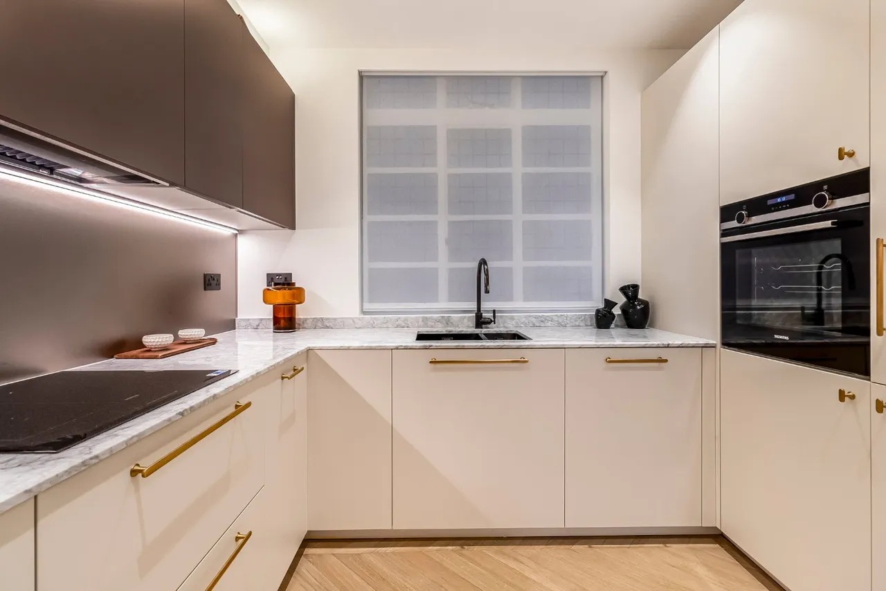 Portman Square, Marylebone, W1H, photo 10