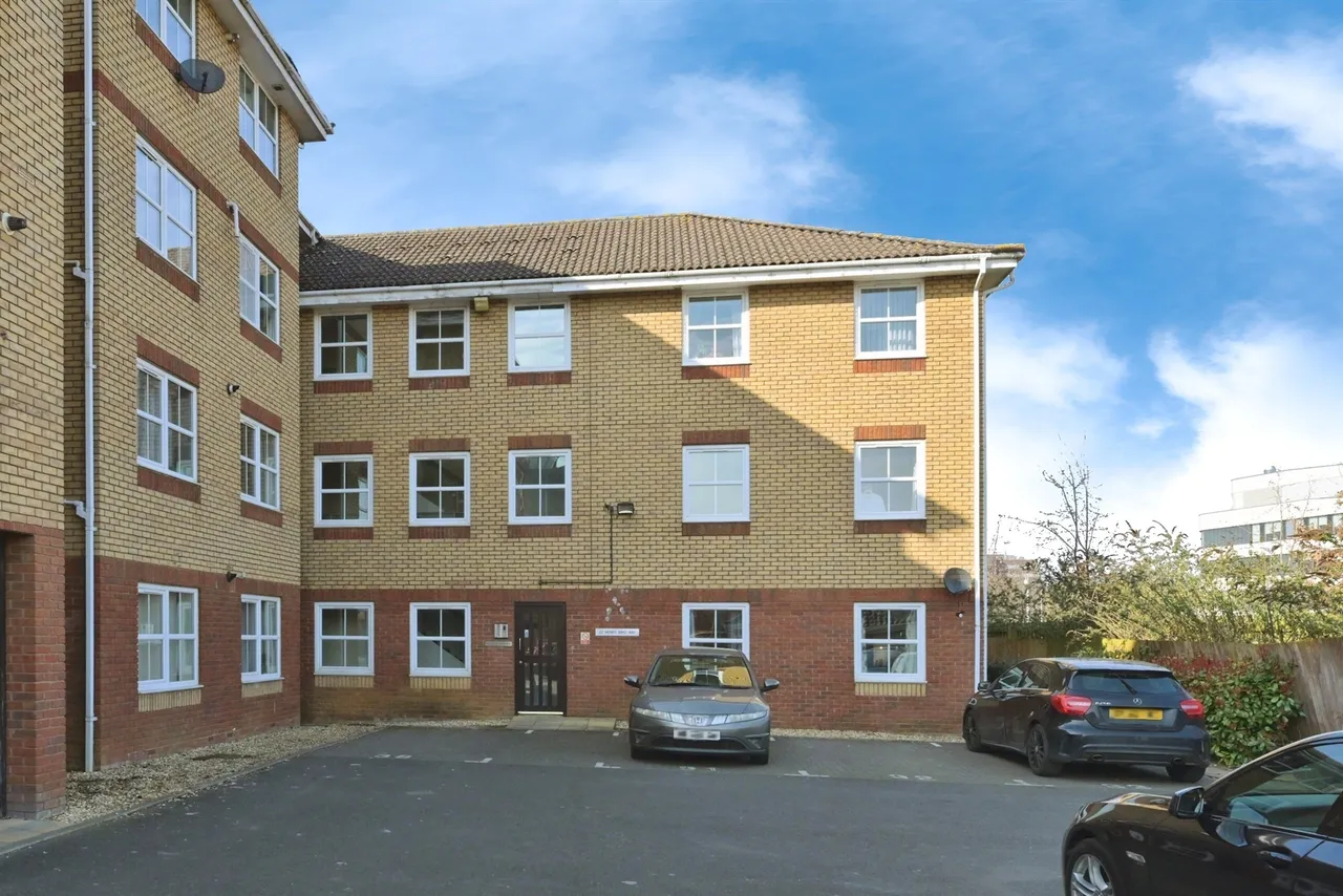 1 bed flat for sale — Henry Bird Way, Northampton