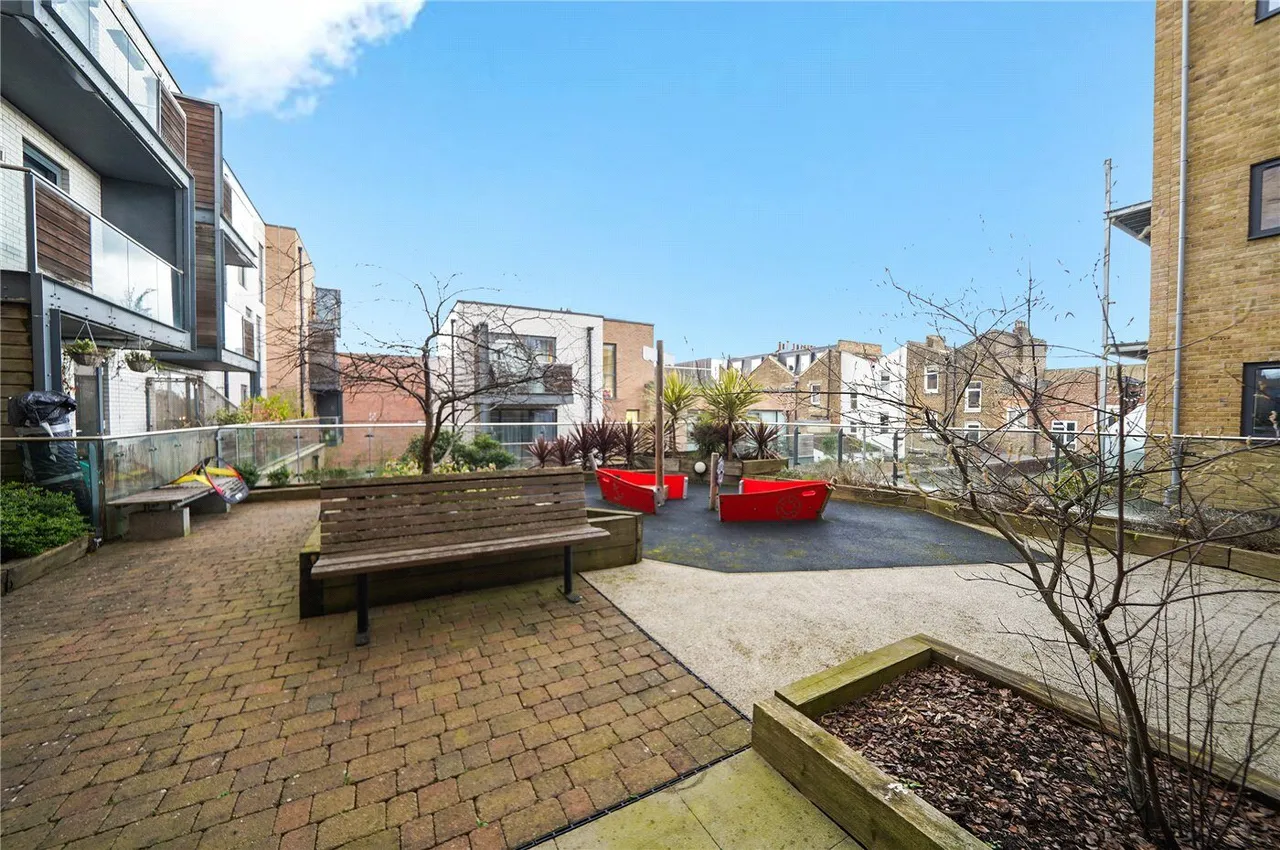 Queens Road, London, SE15, photo 11
