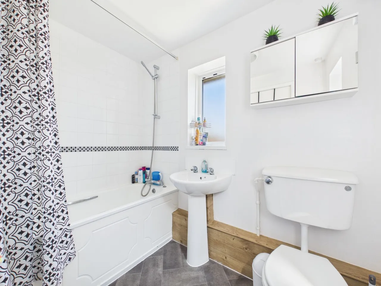 Harewood Road, Wakefield, WF1, photo 16