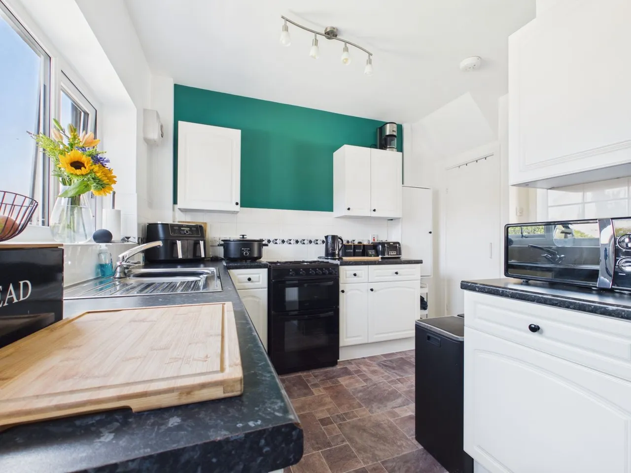 Harewood Road, Wakefield, WF1, photo 7