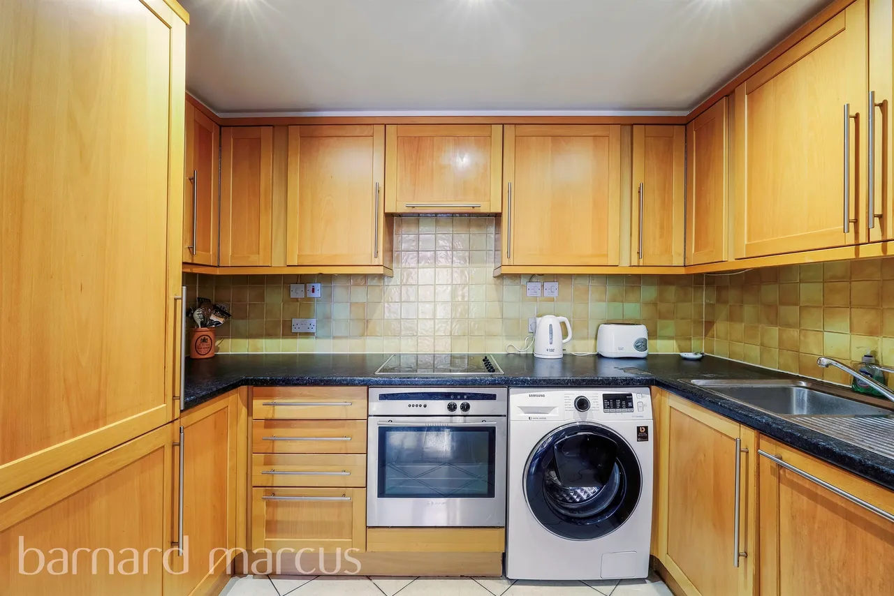 High Street, Purley, CR8, photo 6