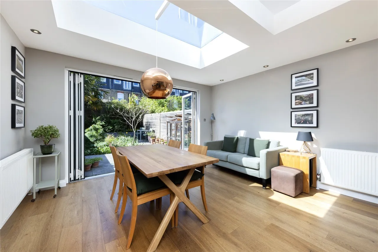 Clonmore Street, Southfields, London, SW18, photo 2