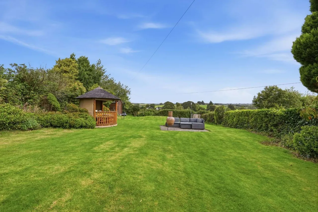 Main Road, Fenwick, KA3, photo 24