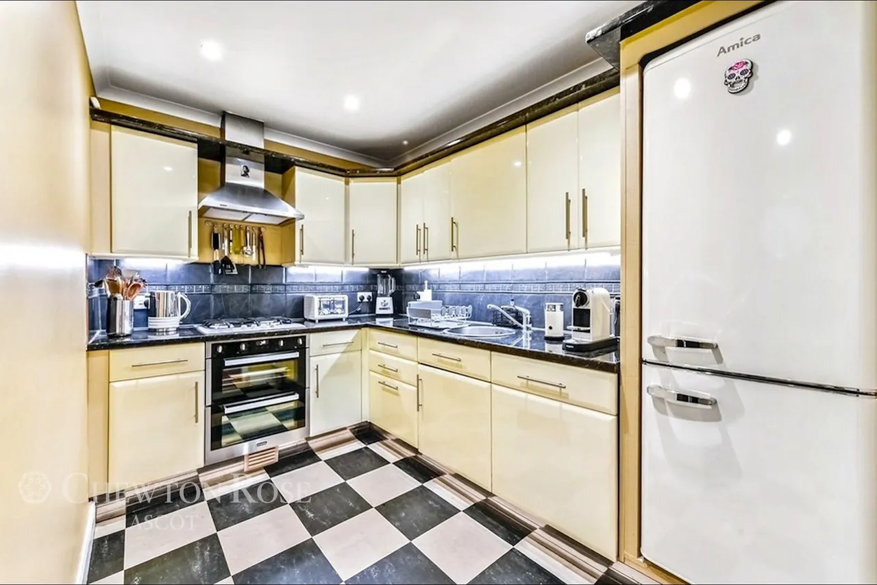 Burleigh Road, Ascot, photo 9