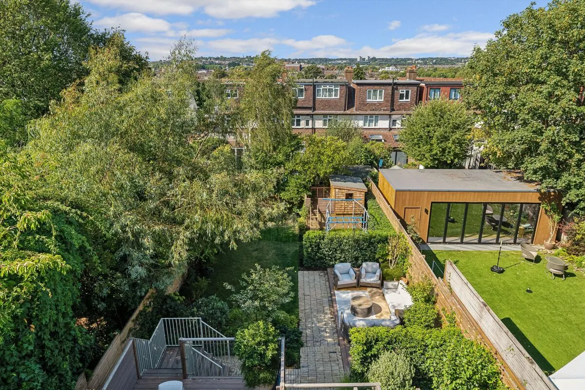 Ellerton Road, London, SW18, photo 31
