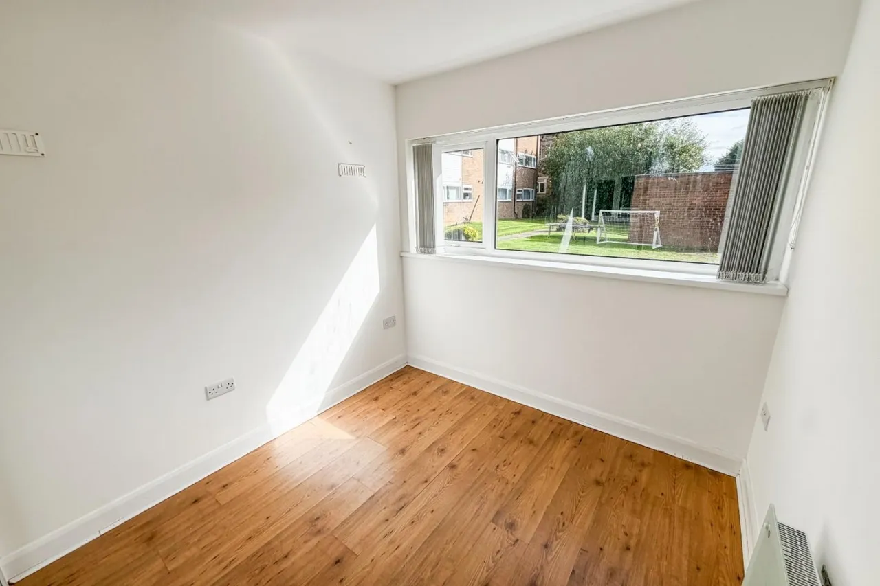 Park View Court, Roundhay, LS8, photo 7