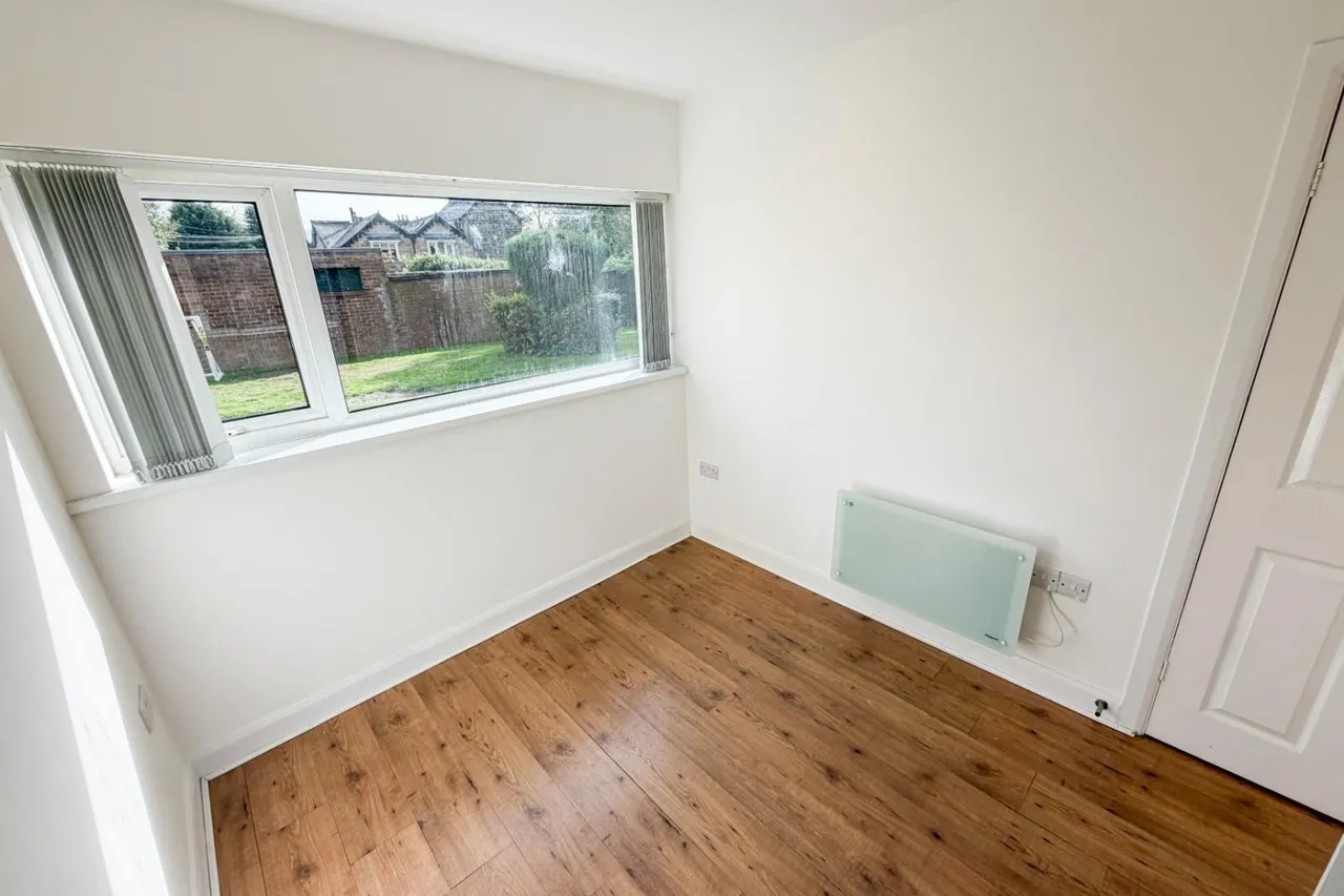 Park View Court, Roundhay, LS8, photo 11