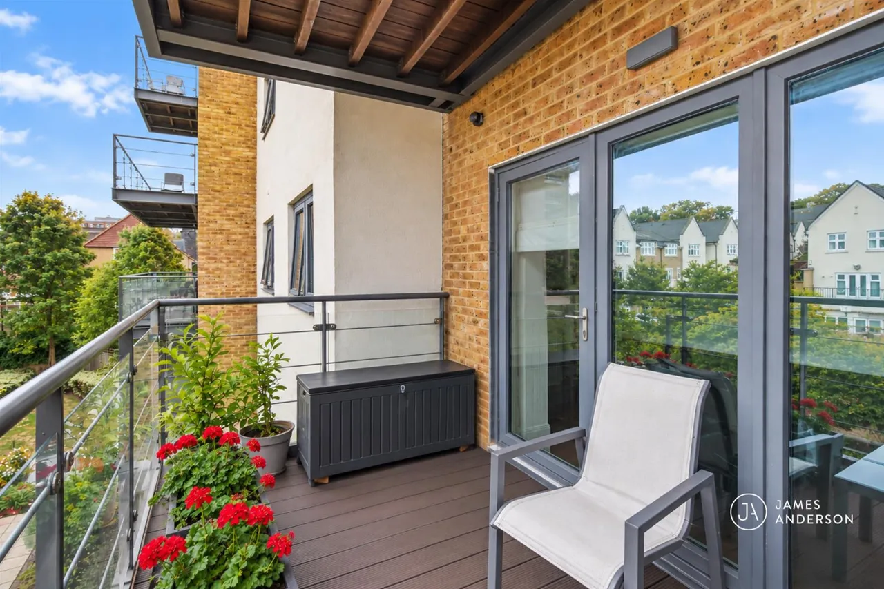 Roehampton Lane, London, SW15, photo 4