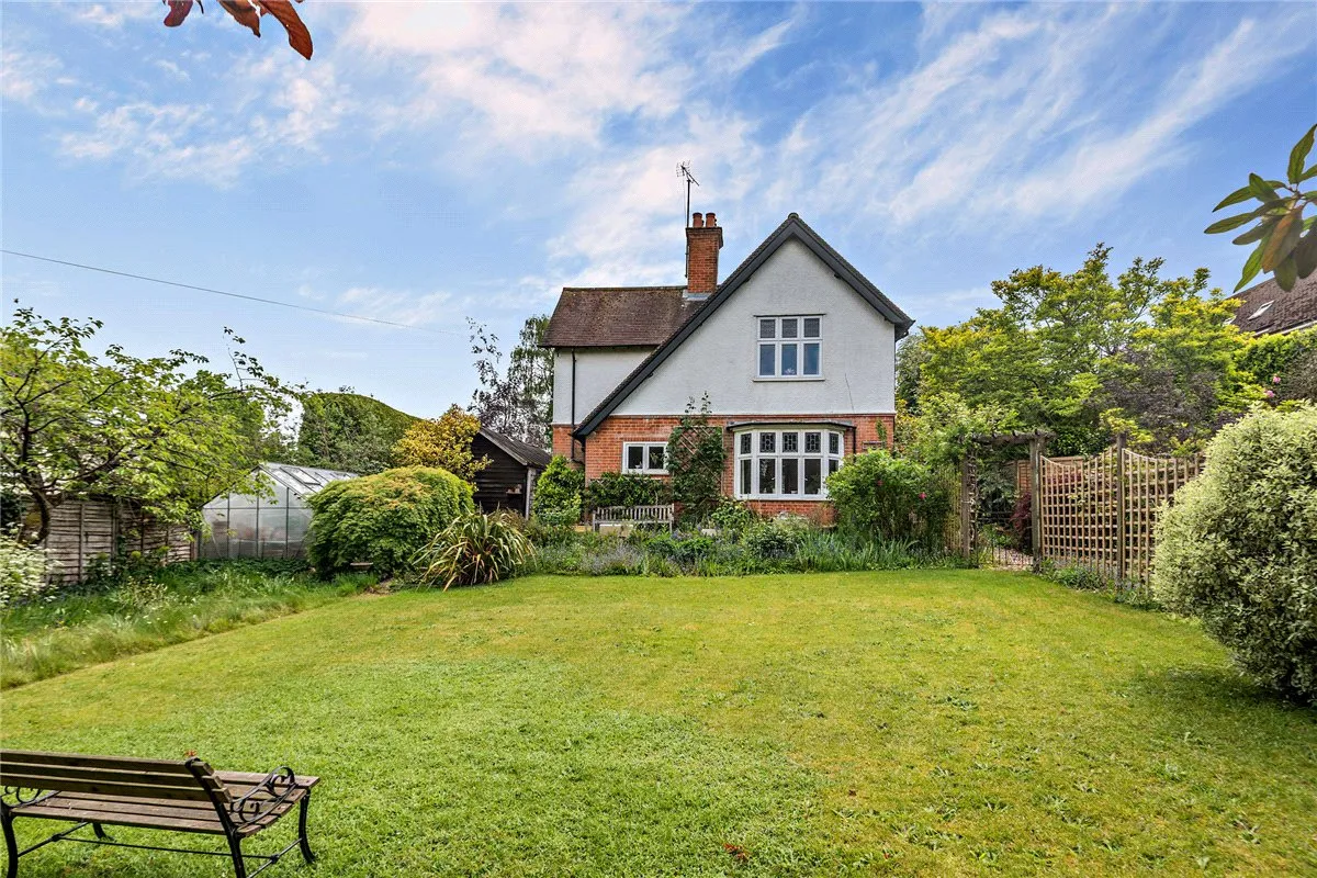 5 bed house for sale, Andover Road, Newbury, RG14