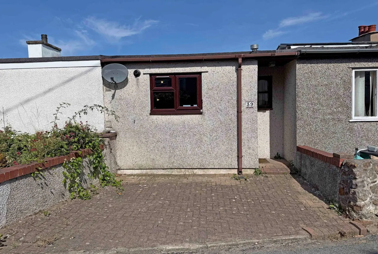 Brynffynnon, Y Felinheli, LL56, photo 6