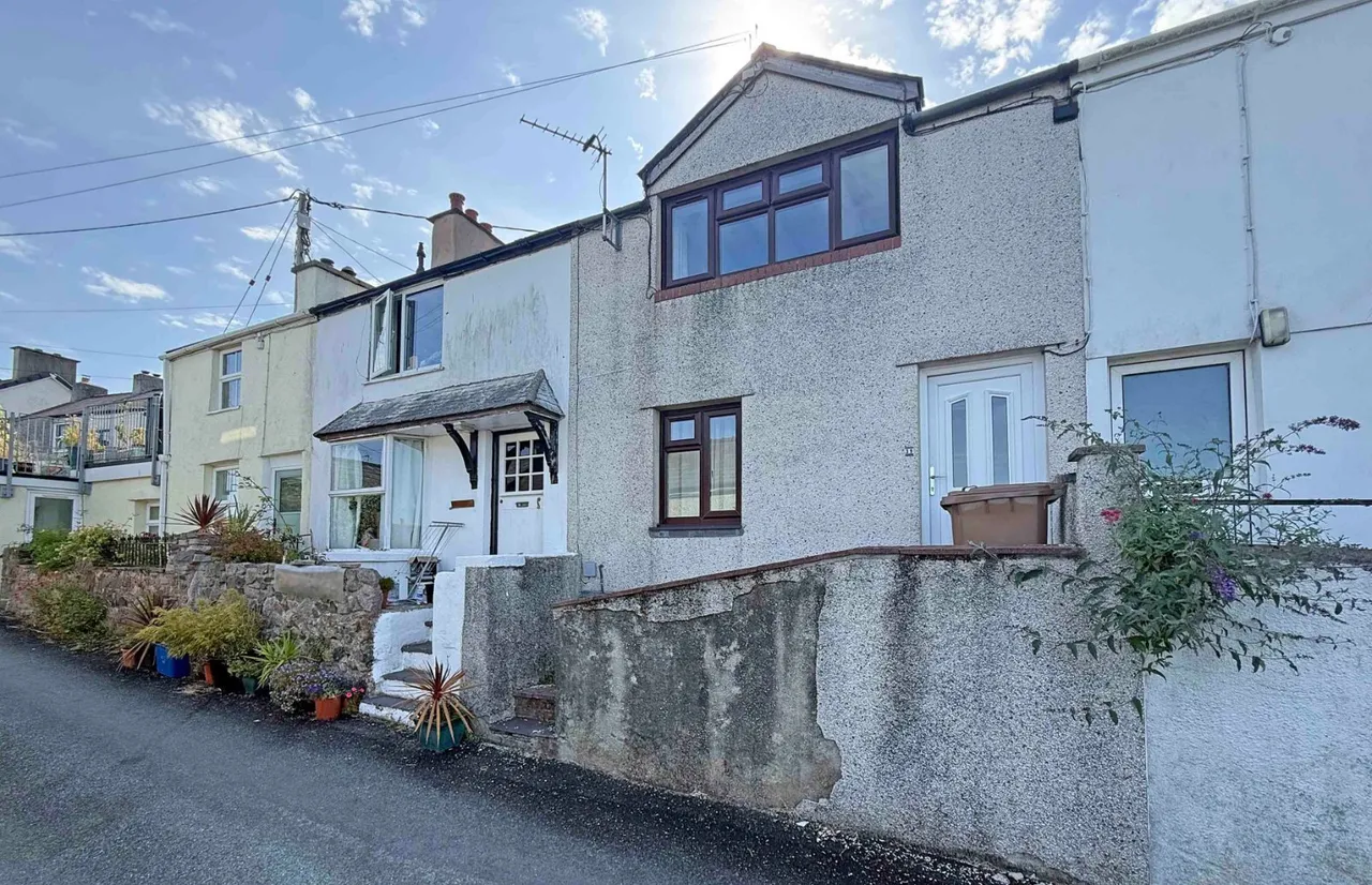 Brynffynnon, Y Felinheli, LL56, photo 12