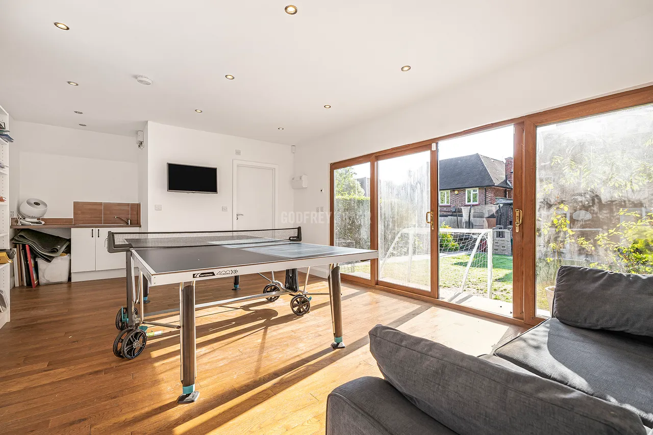 Connaught Drive, Hampstead Garden Suburb, NW11, photo 25