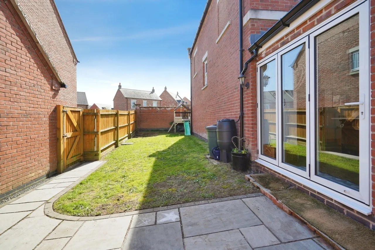 Magnolia Close, Tutbury, DE13, photo 16