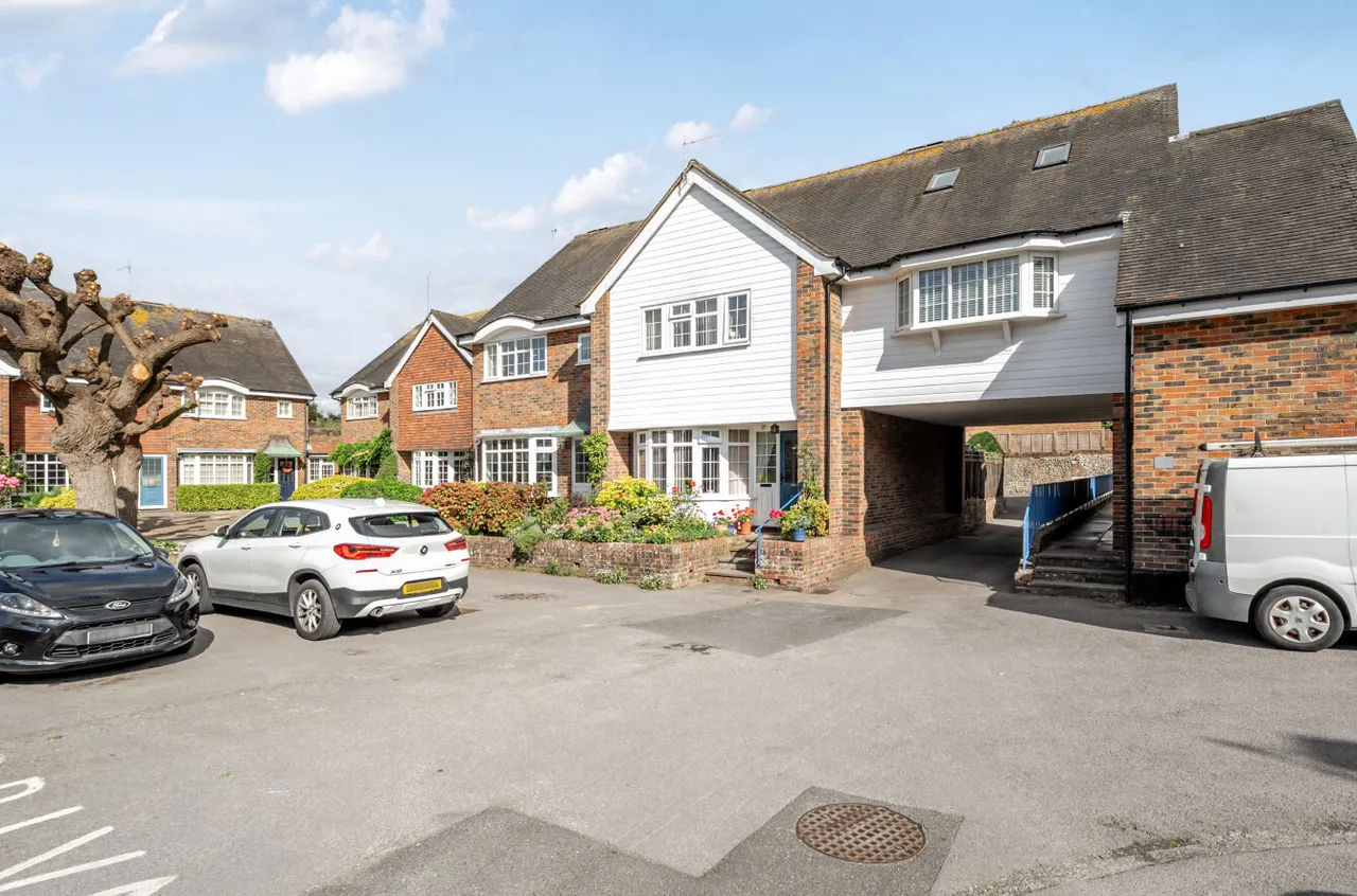 Horsham Road, Findon, BN14, photo 18