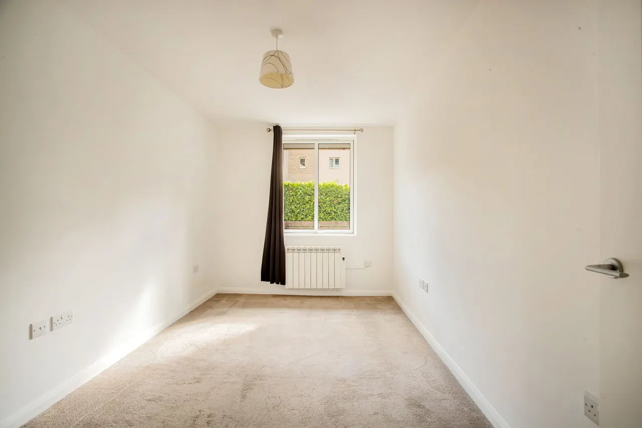 Cedar Court, Malmesbury, photo 5