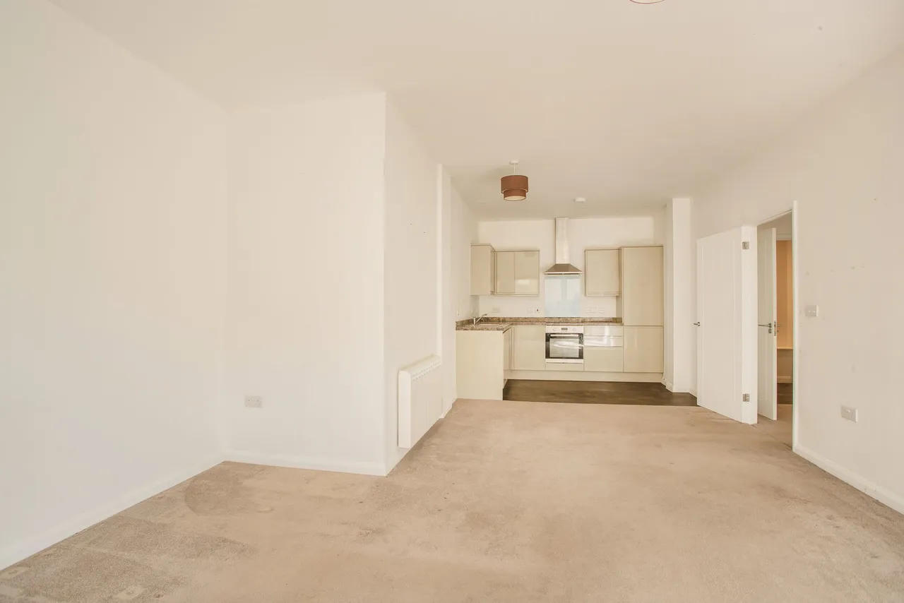 Cedar Court, Malmesbury, photo 4