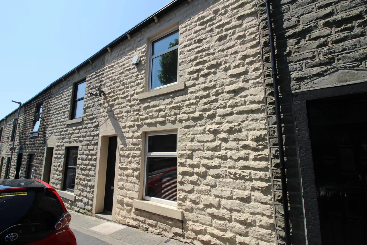 2 bed house to rent — Millar Barn Lane, Waterfoot, BB4