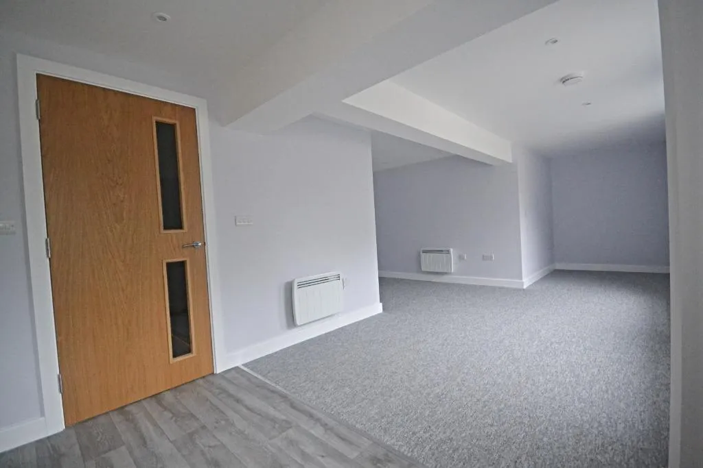 Broadfield Barton, Broadfield, RH11, photo 3