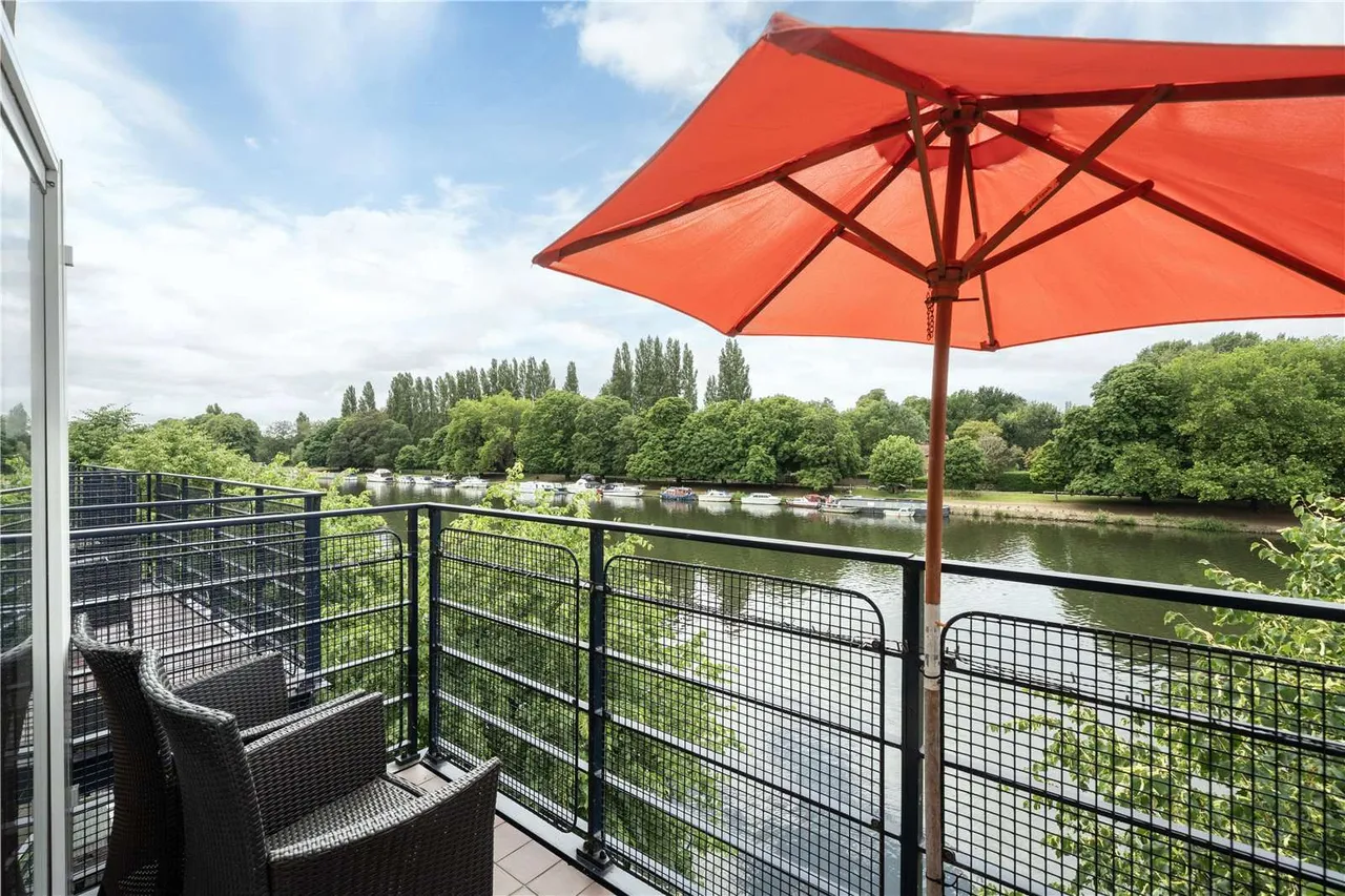 Quayside Walk, Charter Quay, KT1, photo 4