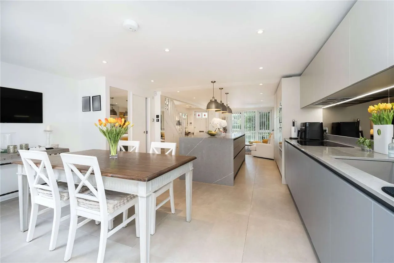 Quayside Walk, Charter Quay, KT1, photo 2