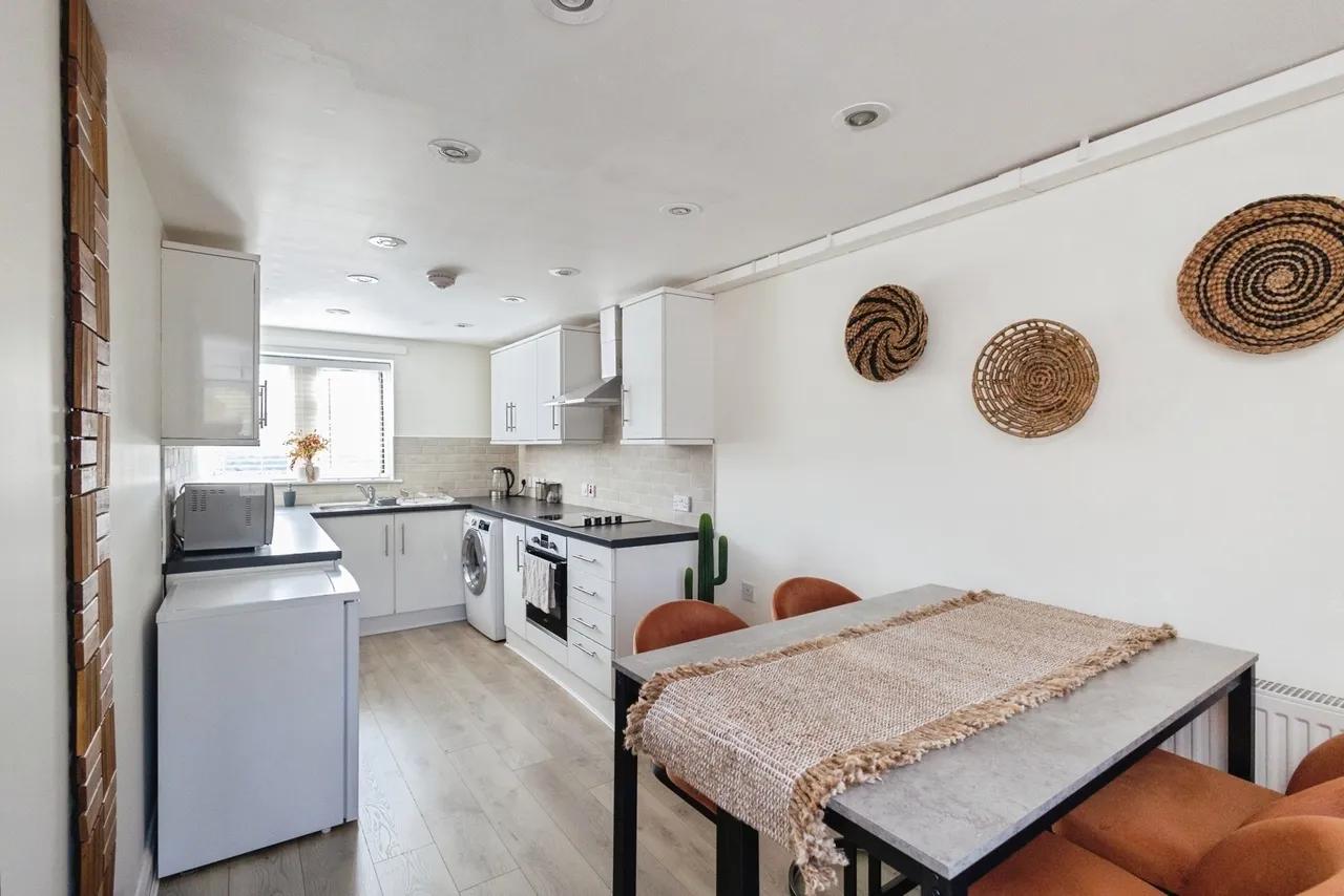 Stamford Street, Mossley, Ashton-under-Lyne, Greater Manchester, OL5, photo 5