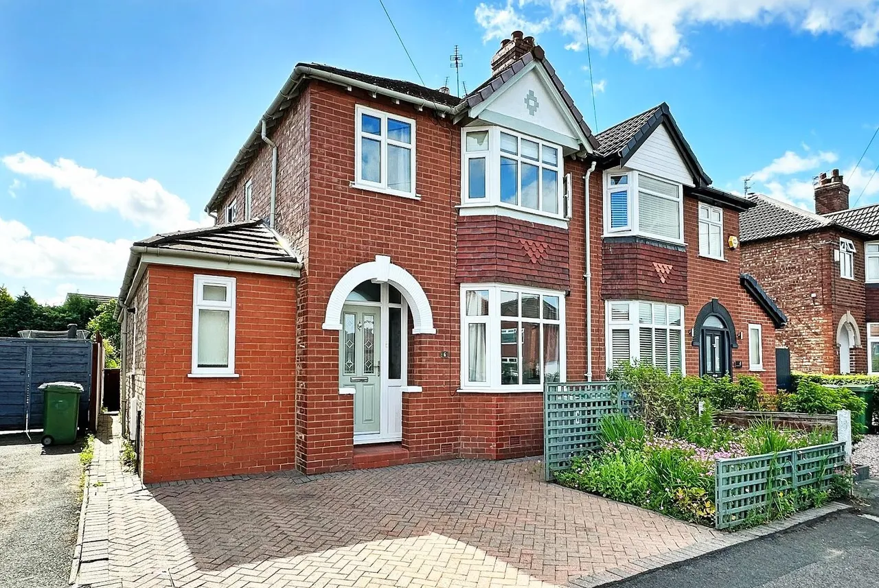 3 bed house for sale — Perry Road, Timperley, Cheshire WA15 7SU