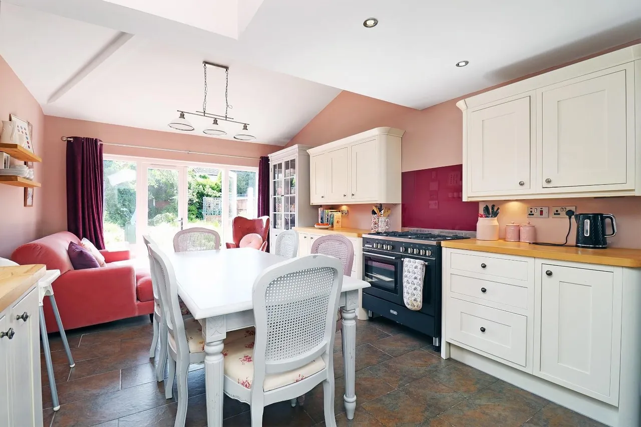 Perry Road, Timperley, Cheshire WA15 7SU, photo 15