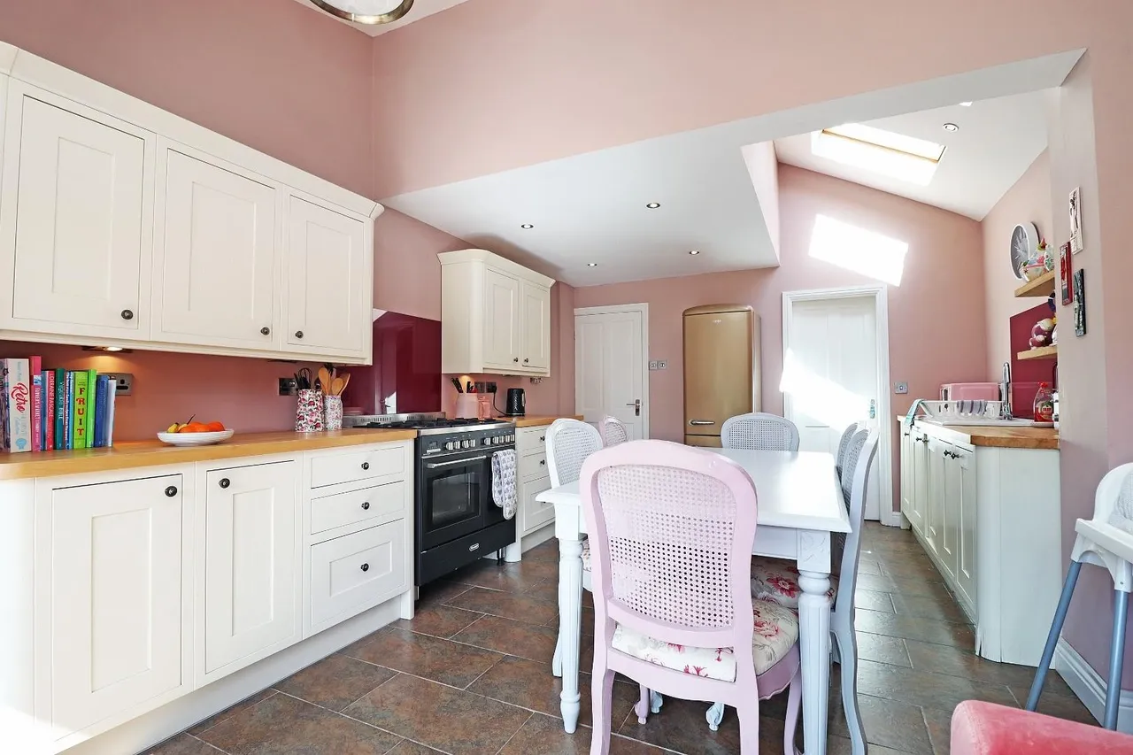 Perry Road, Timperley, Cheshire WA15 7SU, photo 17