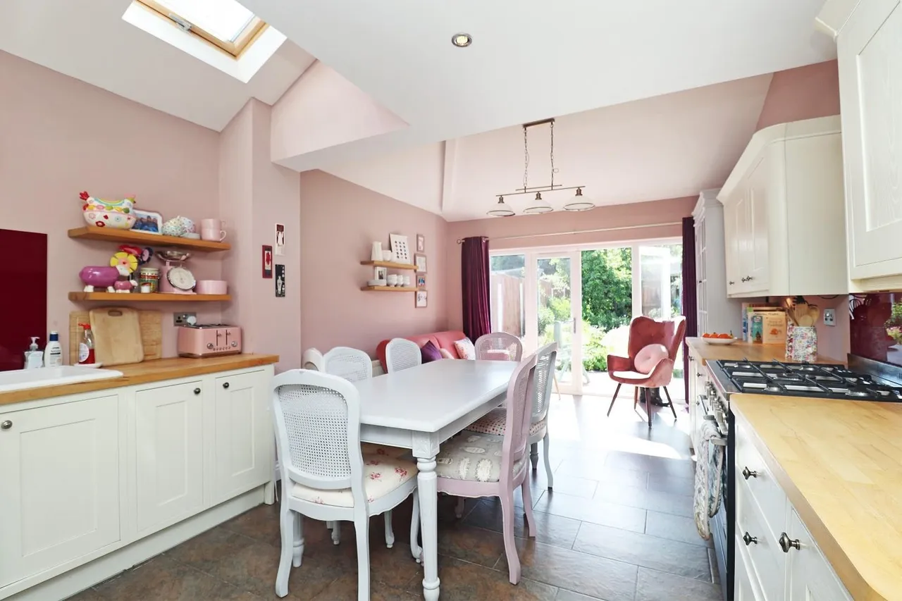 Perry Road, Timperley, Cheshire WA15 7SU, photo 2