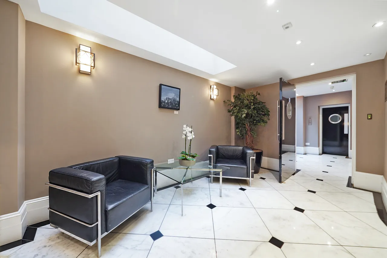 Great Portland Street, Regents Park, W1W, photo 9