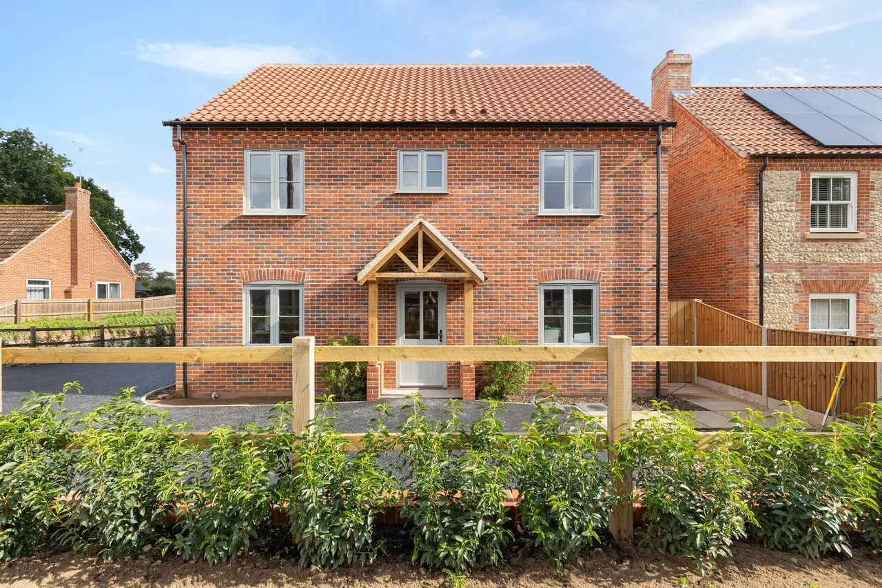 4 bed house for sale, Newly Built Home in Holt