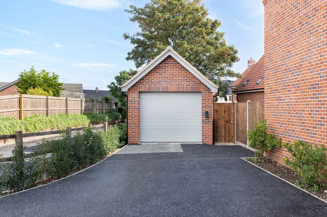 Newly Built Home in Holt, photo 16
