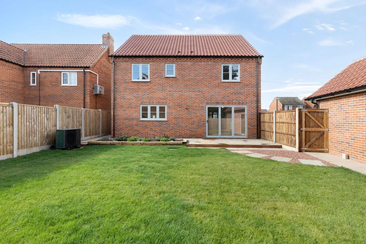 Newly Built Home in Holt, photo 14