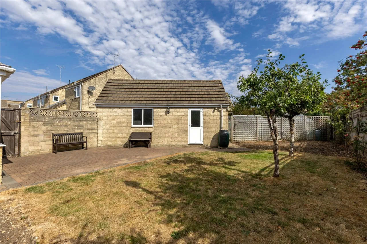 Rose Way, Cirencester, GL7, photo 12