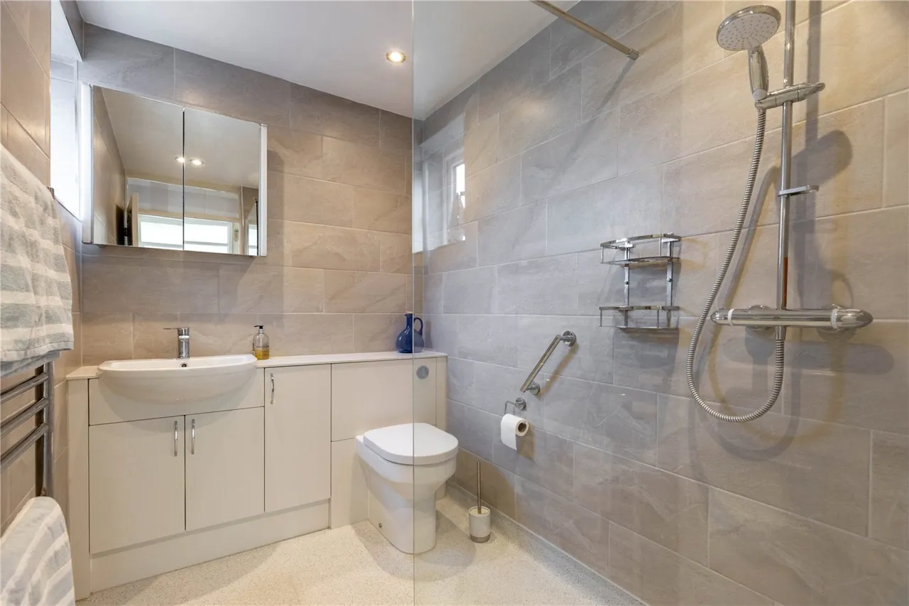 Rose Way, Cirencester, GL7, photo 9