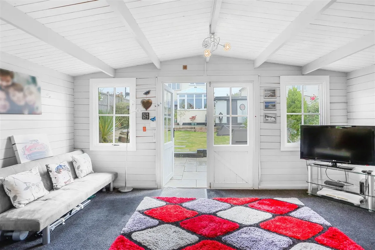 Winkworth Road, Banstead, Surrey, SM7 2JW, photo 12