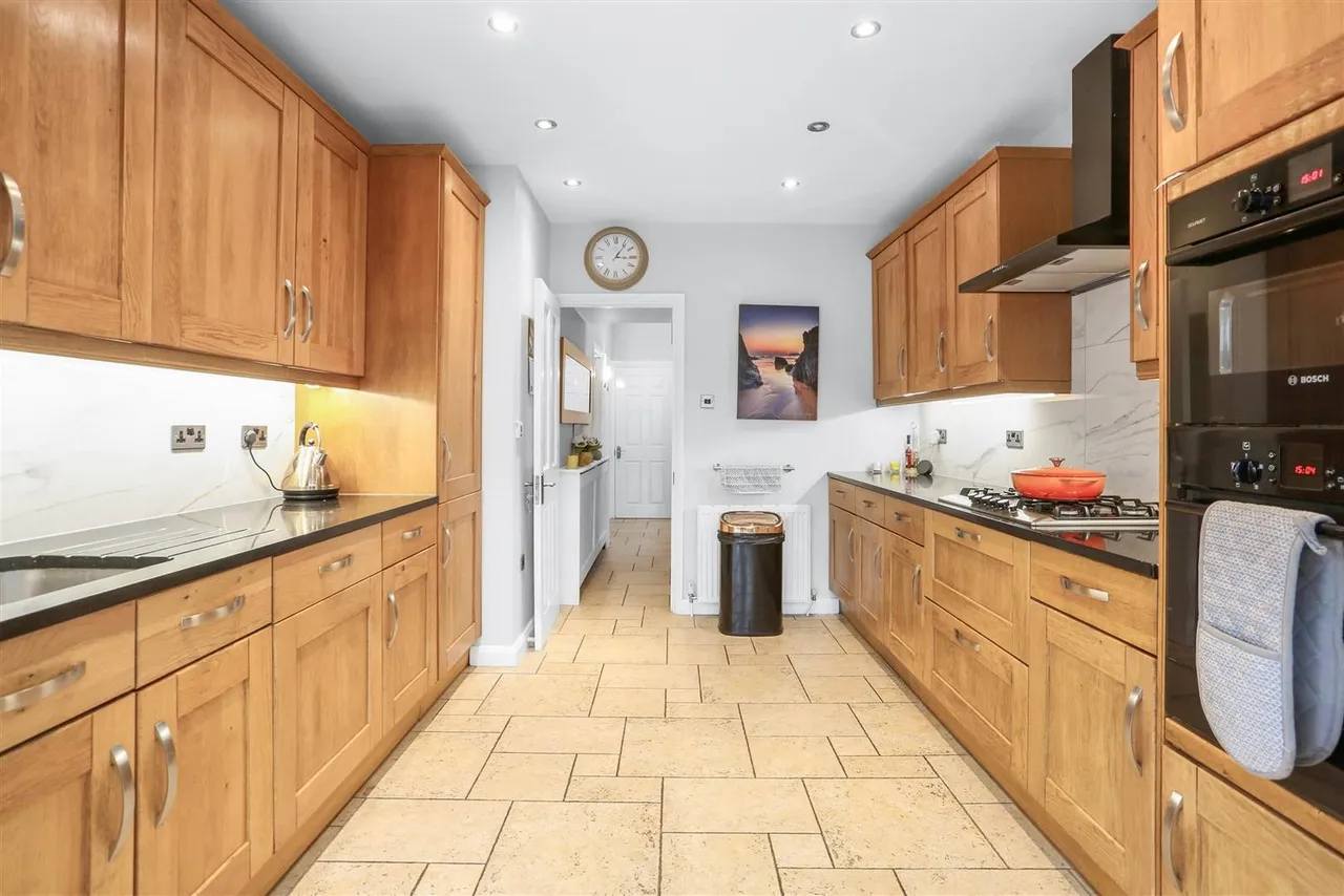 Winkworth Road, Banstead, Surrey, SM7 2JW, photo 9