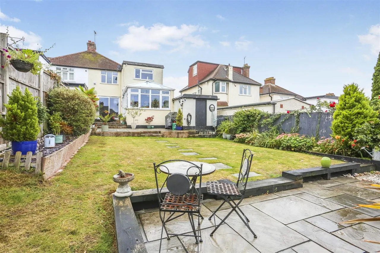 Winkworth Road, Banstead, Surrey, SM7 2JW, photo 11