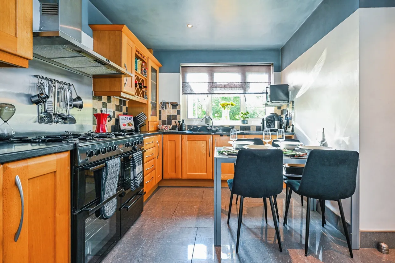 South Parkway, Leeds, LS14, photo 9
