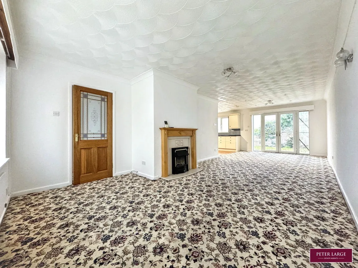 Ffordd Onnen, Prestatyn, Denbighshire, LL19 9HY, photo 2