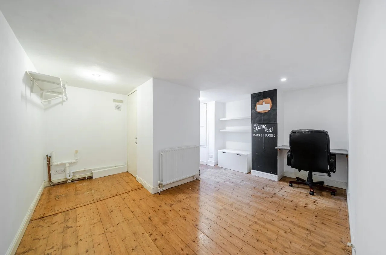 Croft Street, Farsley, LS28, photo 6
