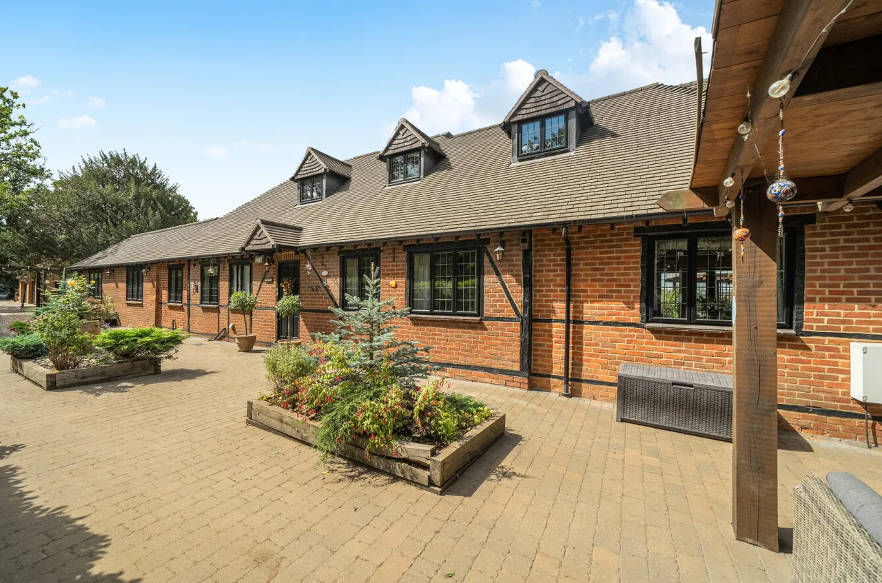 6 bed house for sale — Heathlands Road, Wokingham, Berkshire, RG40 3AH