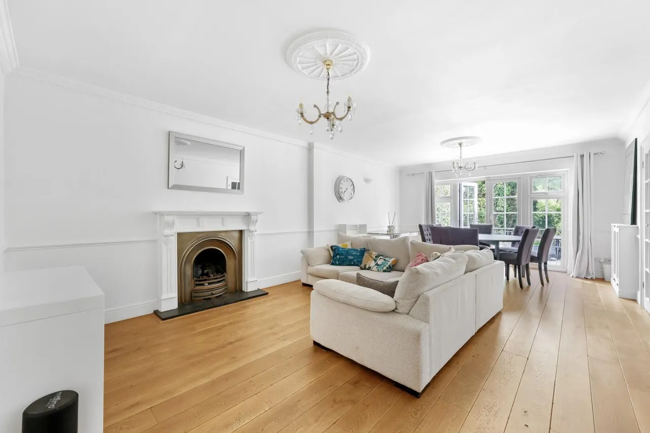 Forest Edge, Buckhurst Hill, IG9 5AE, photo 11