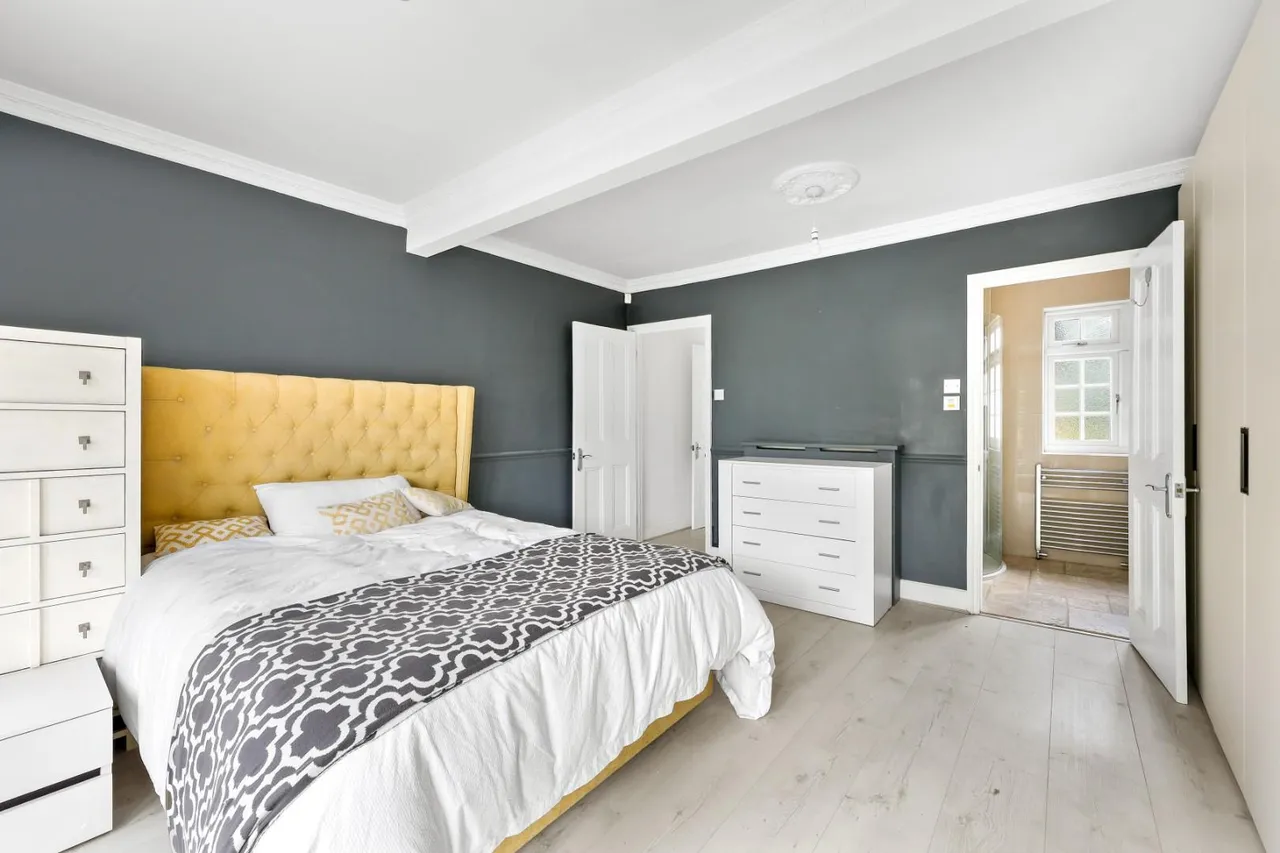 Forest Edge, Buckhurst Hill, IG9 5AE, photo 8