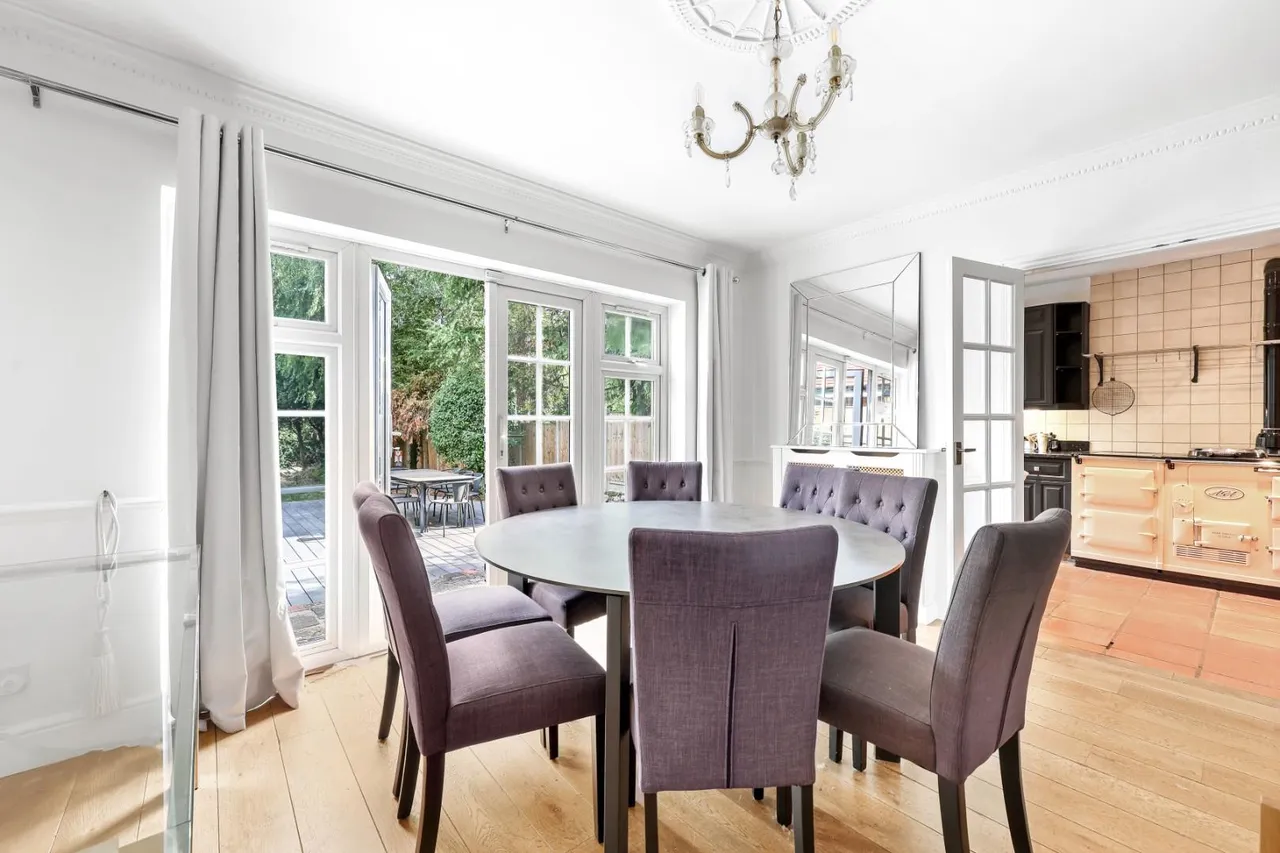 Forest Edge, Buckhurst Hill, IG9 5AE, photo 12