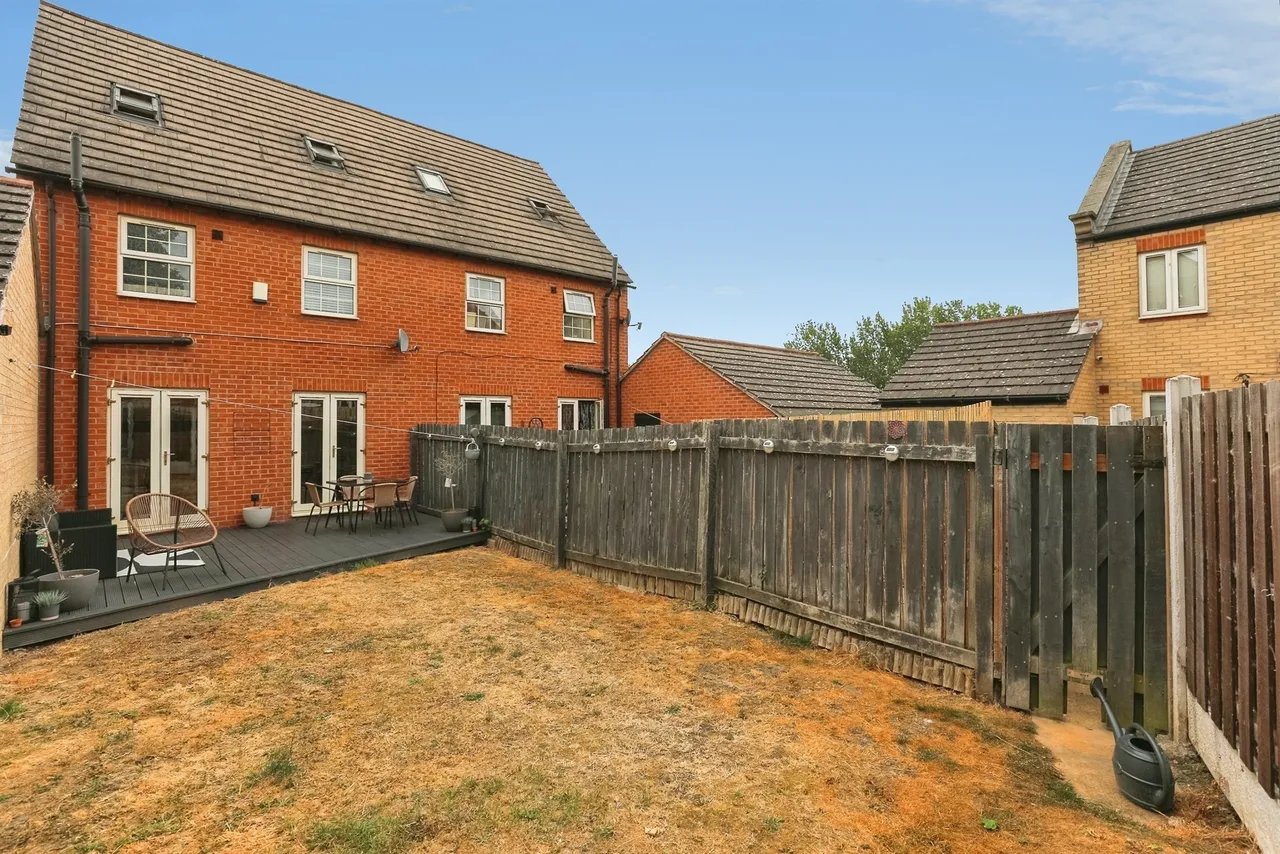 Park Crescent, Bolton-Upon-Dearne, S63, photo 17
