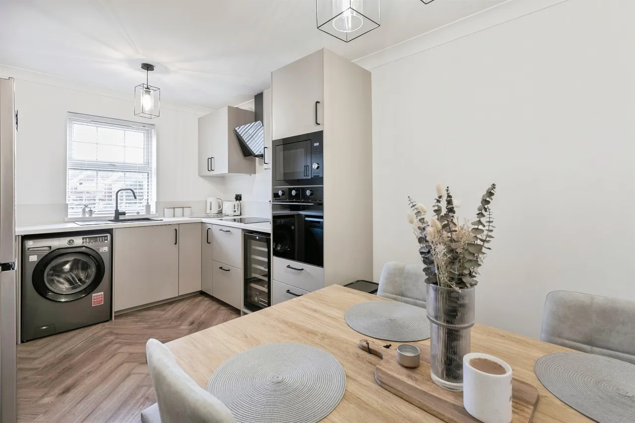 Park Crescent, Bolton-Upon-Dearne, S63, photo 3