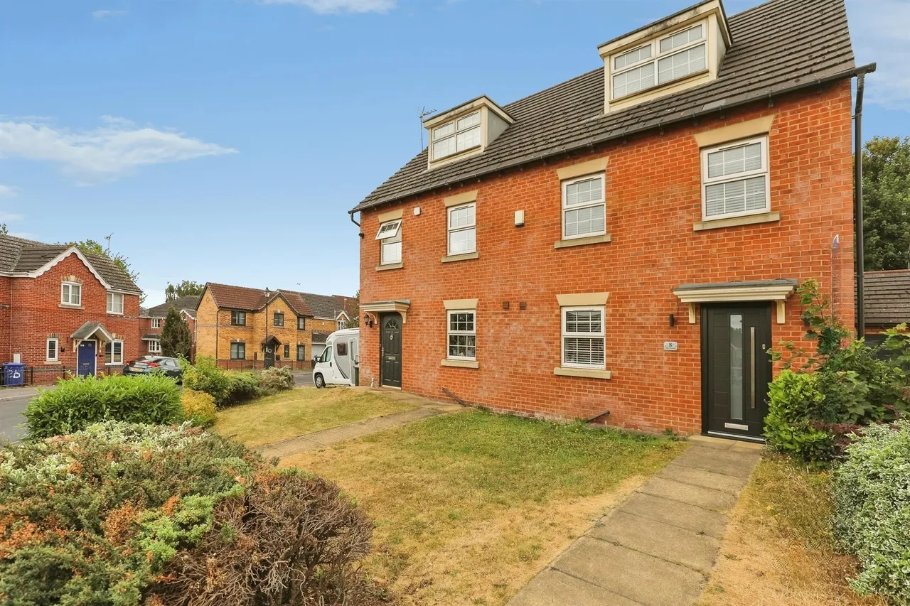 3 bed house for sale, Park Crescent, Bolton-Upon-Dearne, S63