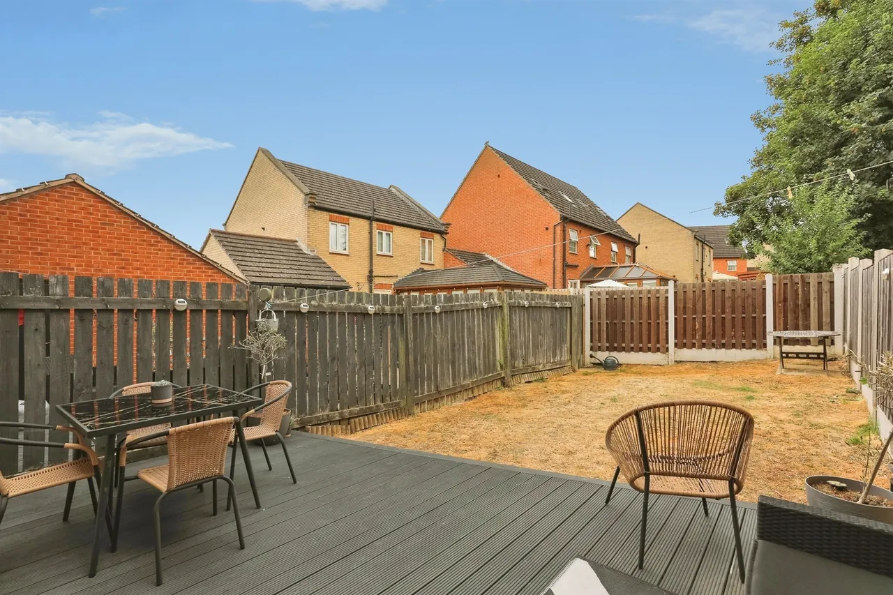 Park Crescent, Bolton-Upon-Dearne, S63, photo 22
